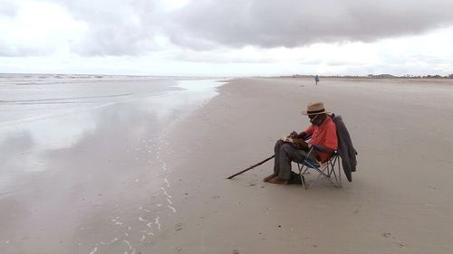 Blogbibleguy on beach Blogbibleguy on beach